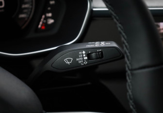 Подержанный автомобиль Audi Q3 2024 года (16 фото)