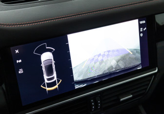 Подержанный автомобиль Porsche Cayenne 2021 года (20 фото)