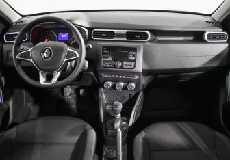 Подержанный автомобиль Renault Duster 2021 года (13 фото)