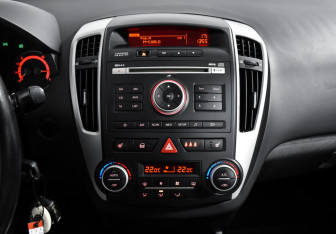 Подержанный автомобиль Kia Ceed Hatchback 2011 года (16 фото)