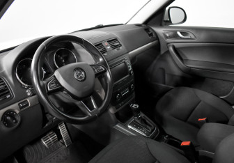 Подержанный автомобиль Skoda Yeti 2014 года (9 фото)