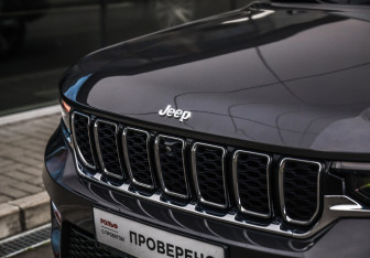 Подержанный автомобиль Jeep Grand Cherokee 2022 года (39 фото)