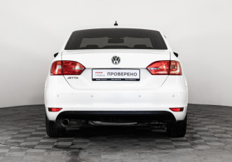 Подержанный автомобиль Volkswagen Jetta Sedan 2012 года (6 фото)