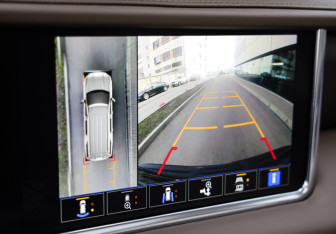 Подержанный автомобиль GMC Yukon 2022 года (17 фото)