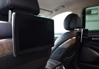 Подержанный автомобиль Genesis G90 2020 года (28 фото)