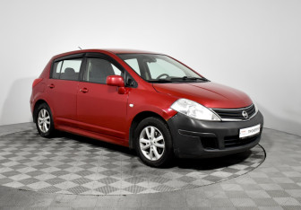 Подержанный автомобиль Nissan Tiida Hatchback 2010 года (3 фото)