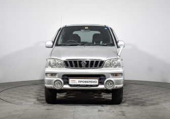 Подержанный автомобиль Daihatsu Terios 2004 года (2 фото)