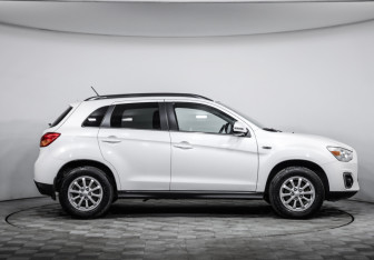 Подержанный автомобиль Mitsubishi ASX 2013 года (4 фото)