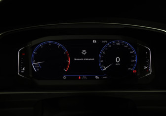 Подержанный автомобиль Volkswagen Tiguan 2019 года (15 фото)