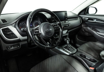 Подержанный автомобиль Kia Seltos 2020 года (11 фото)