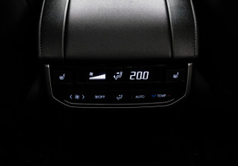 Подержанный автомобиль Toyota Highlander 2025 года (34 фото)