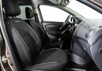 Подержанный автомобиль Renault Sandero 2019 года (13 фото)