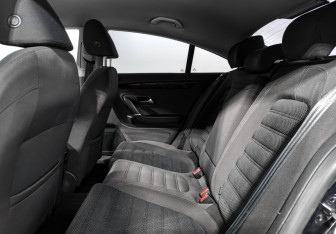 Подержанный автомобиль Volkswagen Passat CC 2011 года (12 фото)