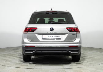 Подержанный автомобиль Volkswagen Tiguan 2021 года (6 фото)