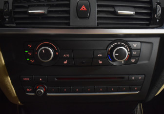 Подержанный автомобиль BMW X3 2015 года (16 фото)