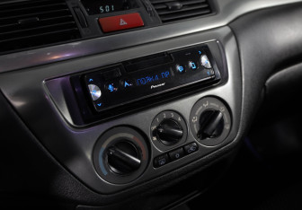 Подержанный автомобиль Mitsubishi Lancer Sedan 2006 года (13 фото)