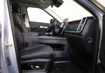 Подержанный автомобиль Jaecoo J7 2024 года (27 фото)