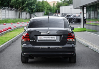 Подержанный автомобиль Volkswagen Polo Sedan 2016 года (7 фото)