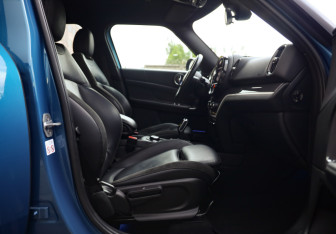 Подержанный автомобиль MINI Countryman 2018 года (24 фото)