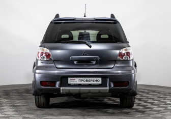 Подержанный автомобиль Mitsubishi Outlander 2007 года (6 фото)