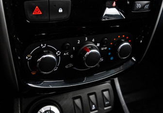 Подержанный автомобиль Nissan Terrano 2018 года (12 фото)