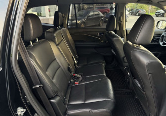 Подержанный автомобиль Honda Pilot 2017 года (29 фото)