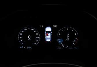 Подержанный автомобиль Volvo XC90 2021 года (25 фото)