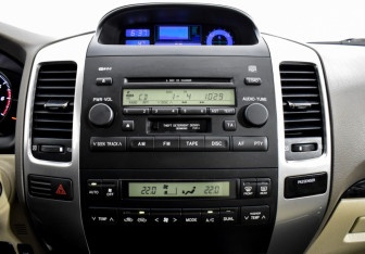 Подержанный автомобиль Toyota Land Cruiser Prado 2008 года (13 фото)