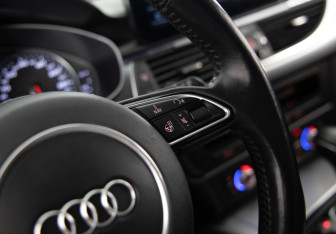 Подержанный автомобиль Audi A6 allroad 2018 года (15 фото)