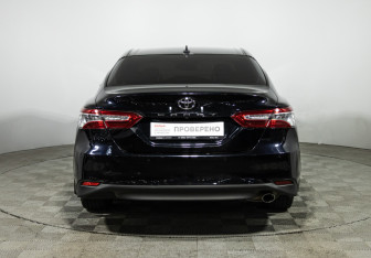 Подержанный автомобиль Toyota Camry Sedan 2021 года (6 фото)