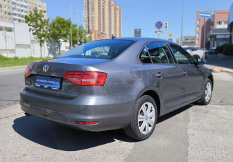 Подержанный автомобиль Volkswagen Jetta Sedan 2014 года (4 фото)