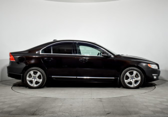 Подержанный автомобиль Volvo S80 2014 года (4 фото)