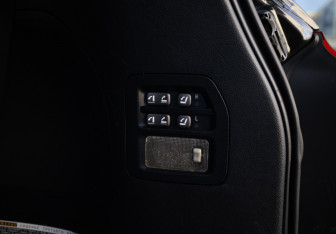 Подержанный автомобиль Lexus LX 2012 года (31 фото)