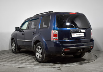Подержанный автомобиль Honda Pilot 2008 года (7 фото)