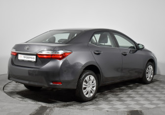 Подержанный автомобиль Toyota Corolla Sedan 2016 года (5 фото)