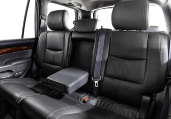 Подержанный автомобиль Toyota Land Cruiser Prado 2003 года (21 фото)