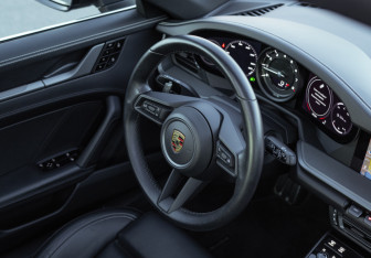 Подержанный автомобиль Porsche 911 Coupe 2021 года (38 фото)