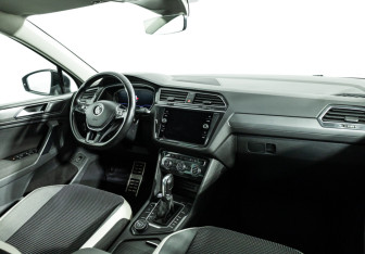 Подержанный автомобиль Volkswagen Tiguan 2019 года (9 фото)