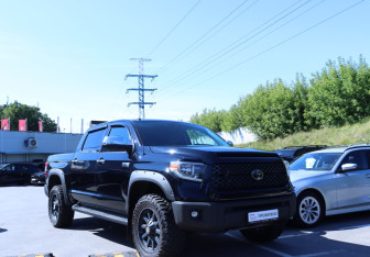 Подержанный автомобиль Toyota Tundra 2013 года (3 фото)