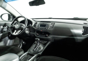 Подержанный автомобиль Kia Sportage 2012 года (9 фото)