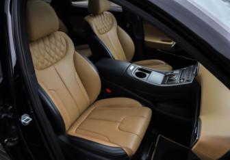 Подержанный автомобиль Hyundai Santa Fe 2022 года (28 фото)