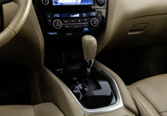 Подержанный автомобиль Nissan X-Trail 2017 года (11 фото)