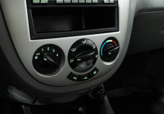 Подержанный автомобиль Chevrolet Lacetti Sedan 2010 года (15 фото)