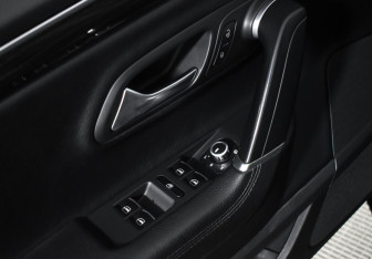 Подержанный автомобиль Volkswagen Passat CC 2013 года (10 фото)