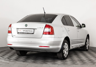 Подержанный автомобиль Skoda Octavia Liftback 2012 года (6 фото)