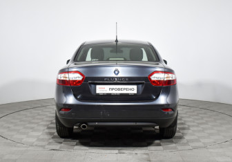 Подержанный автомобиль Renault Fluence 2010 года (6 фото)