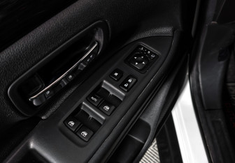 Подержанный автомобиль Mitsubishi Outlander 2017 года (10 фото)