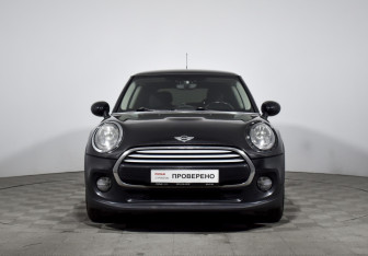 Подержанный автомобиль MINI Hatch 2014 года (2 фото)