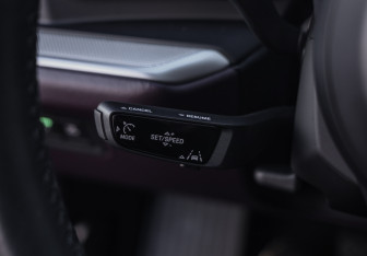 Подержанный автомобиль Porsche Cayenne 2023 года (14 фото)