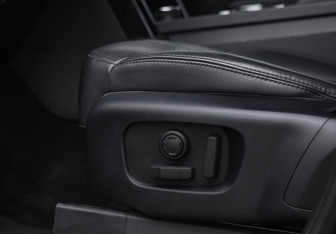 Подержанный автомобиль Land Rover Discovery 2019 года (28 фото)